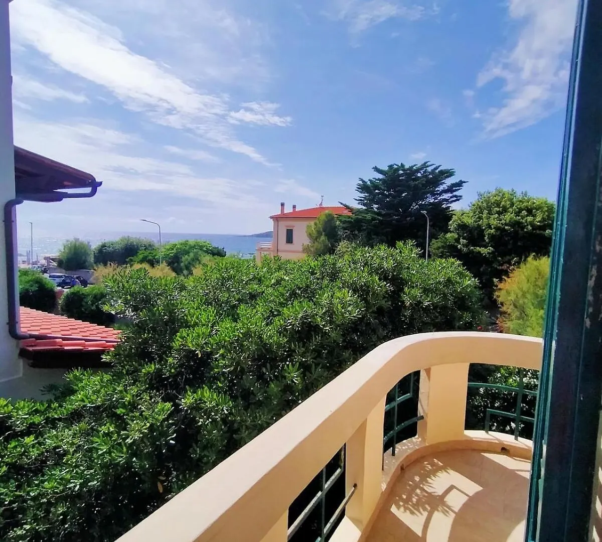 La Casa Bianca Di Fronte Al Mare Apartment Castiglioncello