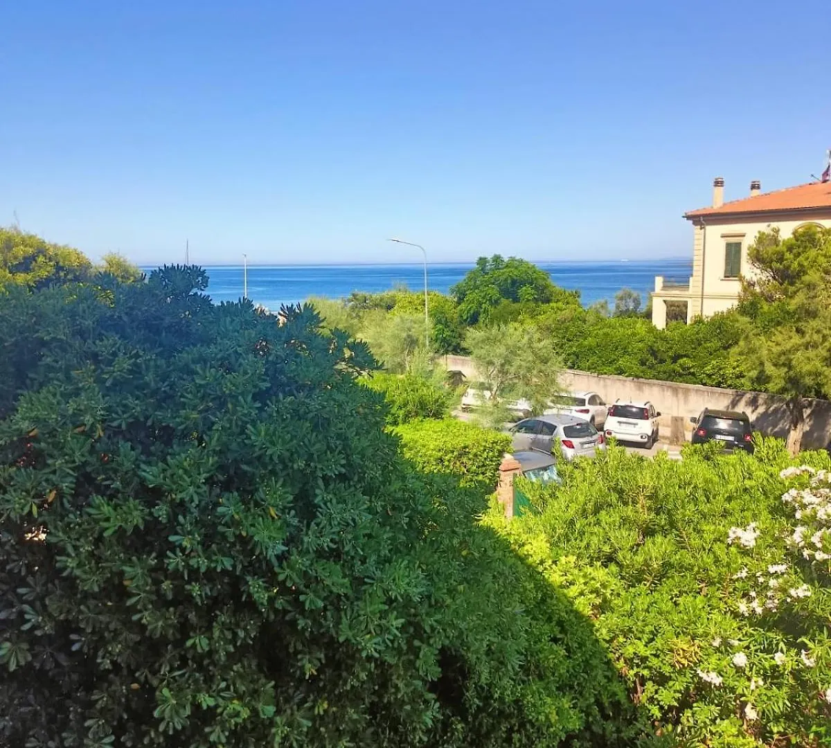 카스티글리온셀로 La Casa Bianca Di Fronte Al Mare 아파트